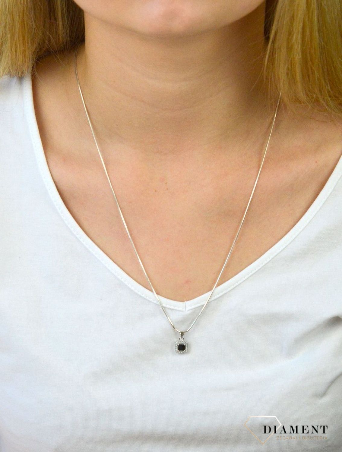 Srebrny łańcuszek linka DIA-LAN-5860-925 0,8mm. Srebrny łańcuszek damski. Srebrny łańcuszek linka. Łańcuszek srebrny klasyczny. Idealny łańcuszek na prezent. Łańcuszek dla każdej kobiety..jpg